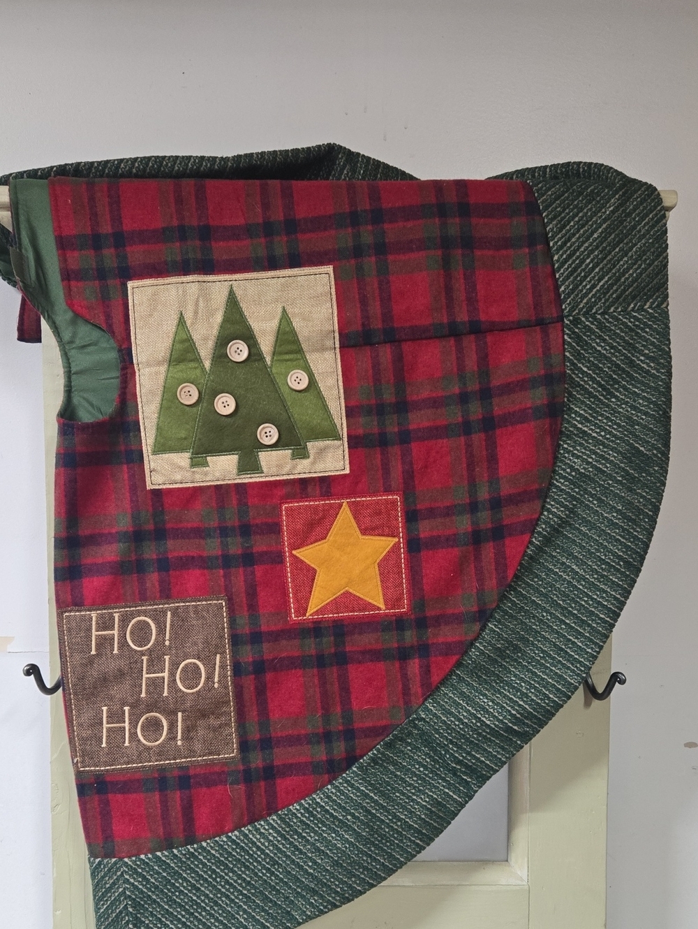 Holiday Plaid Tree & Star Christmas Tree Skirt - Red & Green